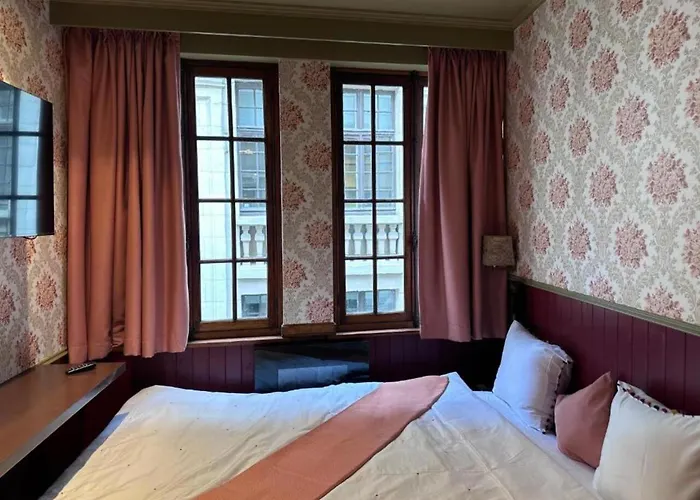 Capsule hotel The Place