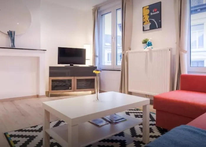 - Steps Grand Place - Local Vibrant Neighbourhood Apartment *