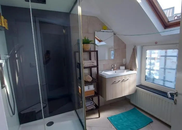 - Steps Grand Place - Local Vibrant Neighbourhood Apartment *