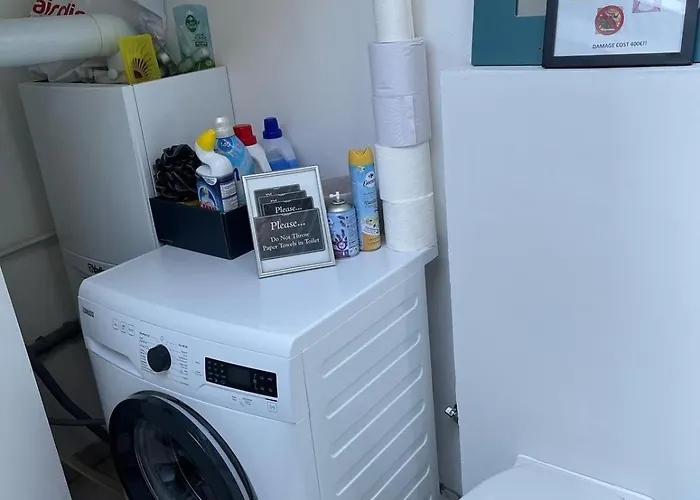 Apartment - Steps Grand Place - Local Vibrant Neighbourhood *