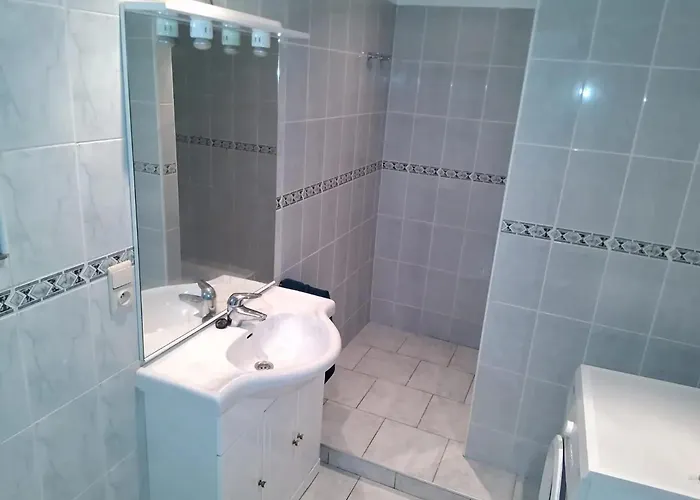 House Near Forest 125 M² For 6 Guests Ferienhaus *