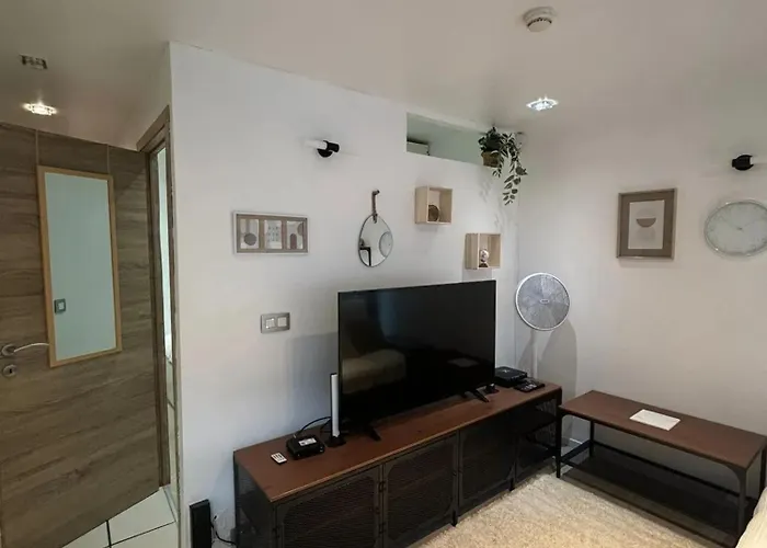 Comfortable Apartment In Brussels, 35 M², 3 Persons 公寓 *