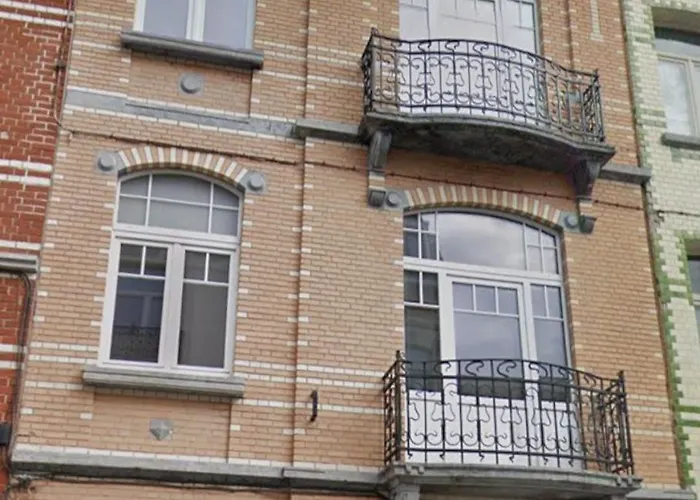 Pb155, Balcony With Street View Vendégház *