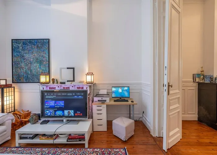 게스트하우스 Euro Edens Cosy Historic In Jacuzzi, Garden, Location