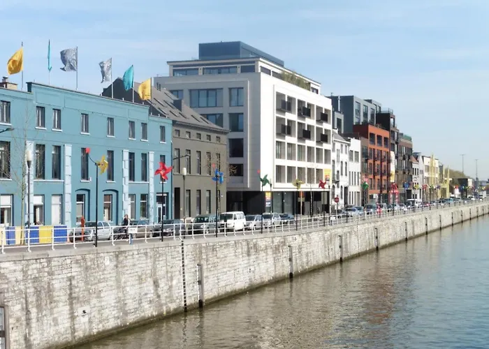 Sur Le Quai Homestay szállás