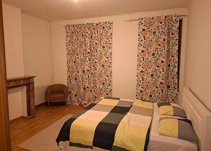 Dans Un Immeuble Alloggio in famiglia