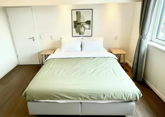 At Universite Libre De بروكسل