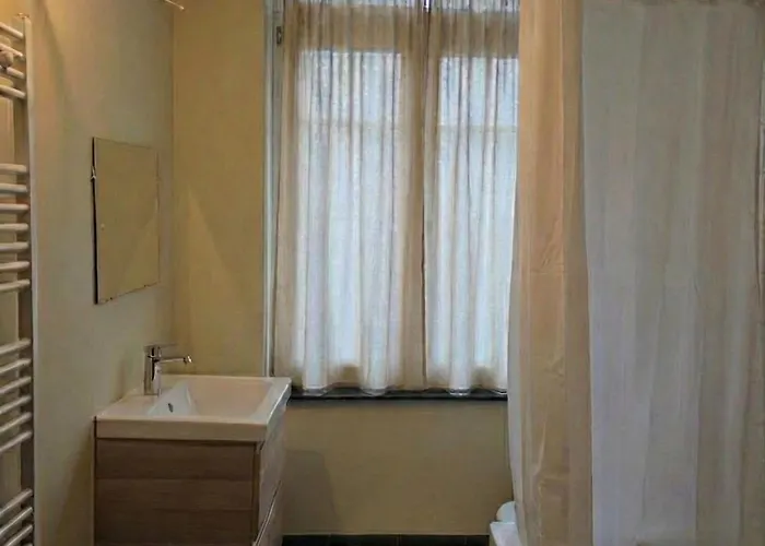 Konukevi Pb155, Balcony With Street View Brüksel