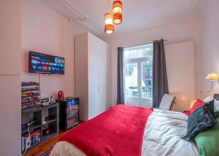 Euro Edens - Cozy Family