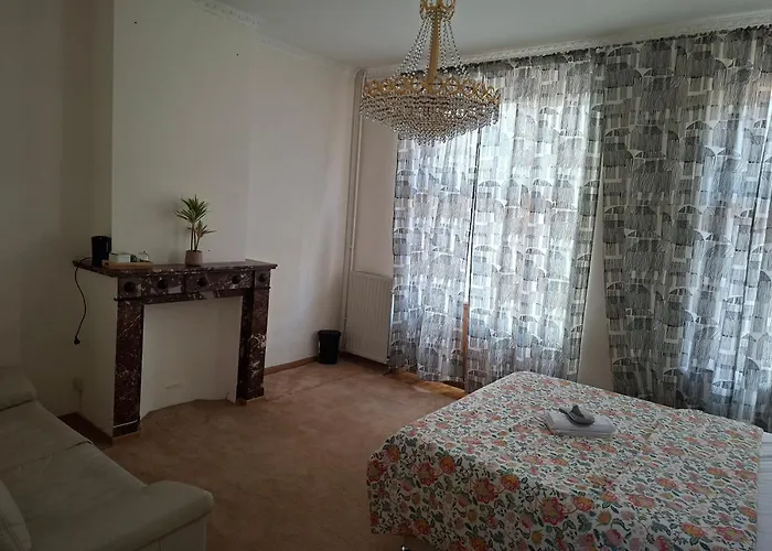 Dans Un Immeuble Homestay szállás