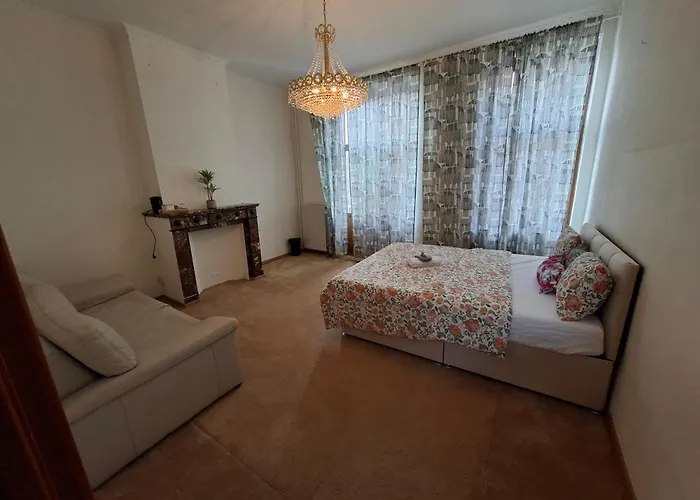 Dans Un Immeuble * Brüsszel