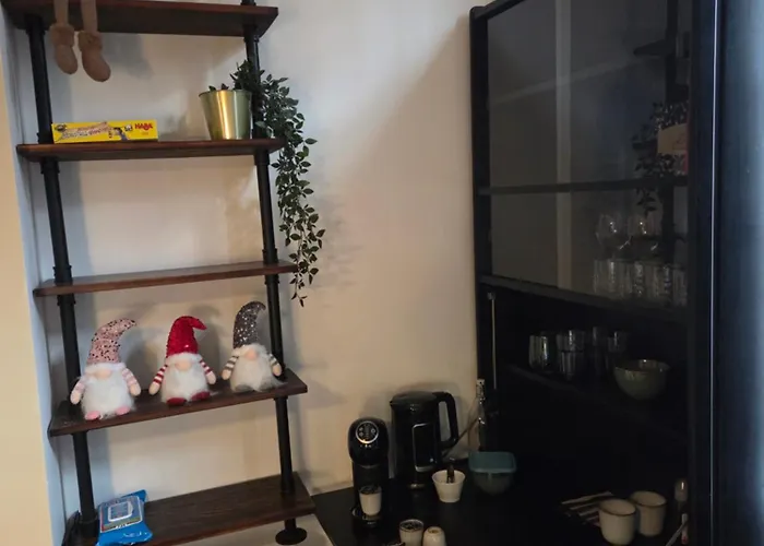 Pb155, Balcony With Street View