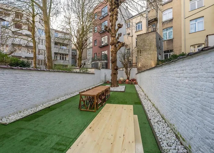 Euro Edens Cosy Historic In Jacuzzi, Garden, Location 3* Bruxelles