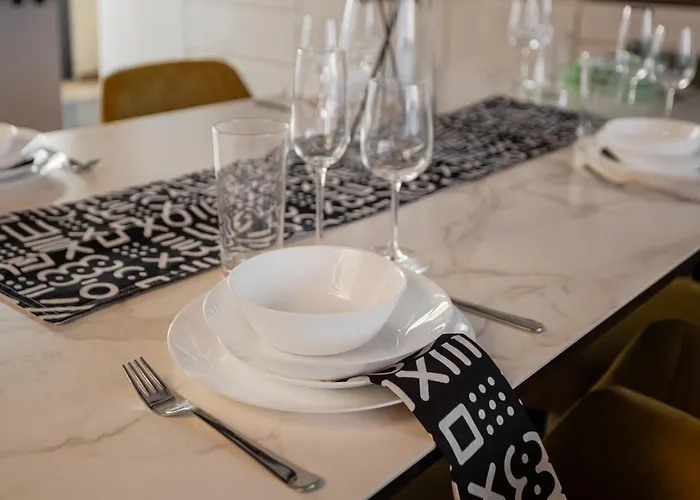 فيلة Kweni House *