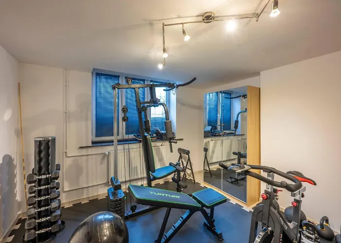 Euro Edens Cosy Historic In Jacuzzi, Garden, Location 게스트하우스 브뤼셀