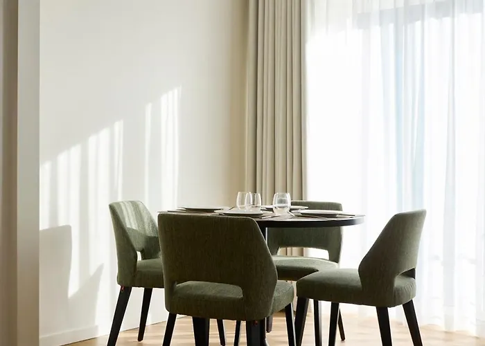 Hotel apartamentowy Georges Henri *