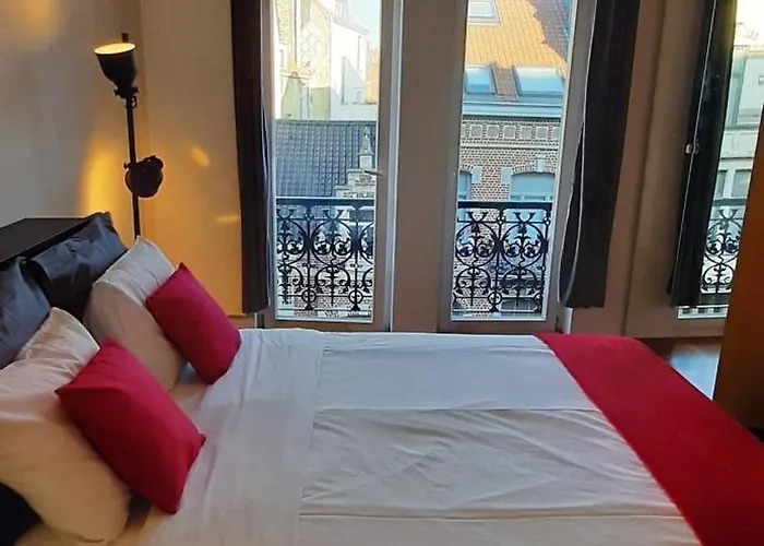 Affittacamere Euro Edens Cosy Historic In Jacuzzi, Garden, Location 3*