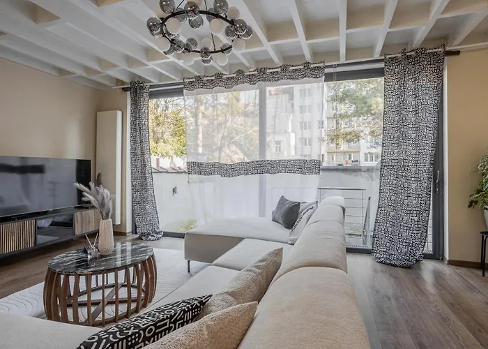 וילה Kweni House