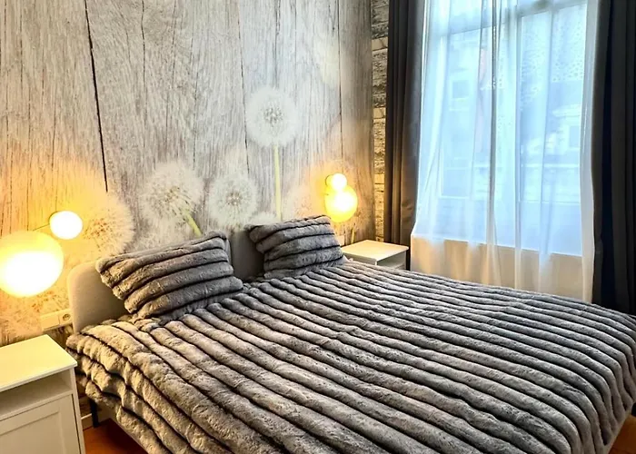 The Cozy Louise Nest