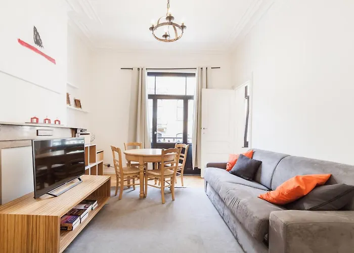 1 Bedroom W Kitchen And Bathroom In Trendy St Gilles 布鲁塞尔