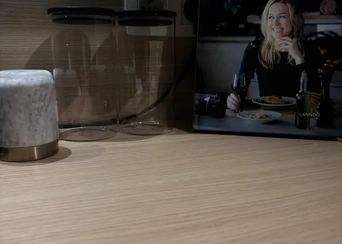 Residentiel A Tour Et Taxi شقة