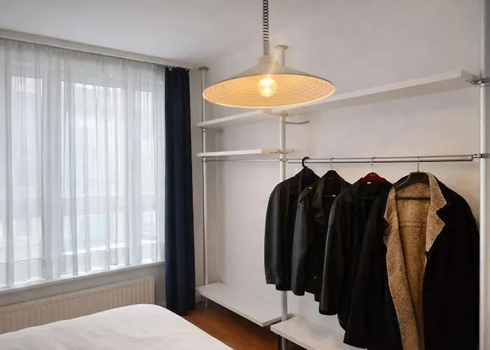 Alhambra Hideaway Prime Location