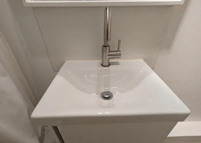 Cozy Nest Basement St Gilles דירה *