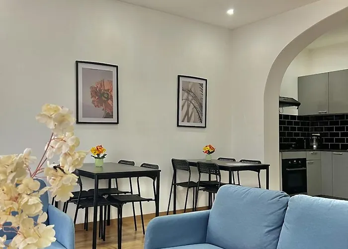 Apartmán Spacious For 6 Near Center Of