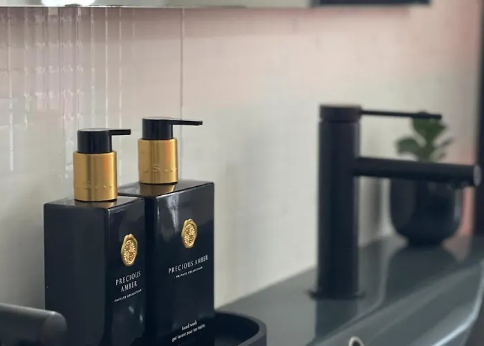 Beautiful With Jacuzzi *