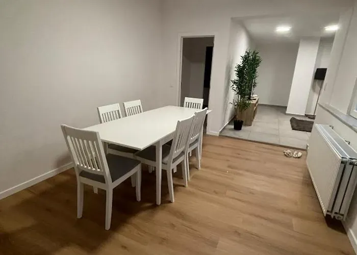 Luxury 3-bedroom With Beautiful Garden Space Appartamento Bruxelles