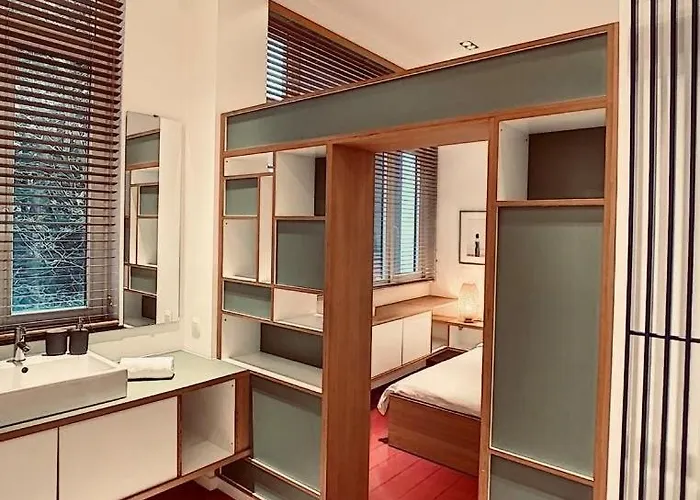 Loft A Stone's Throw From Place Brugmann Apartman *