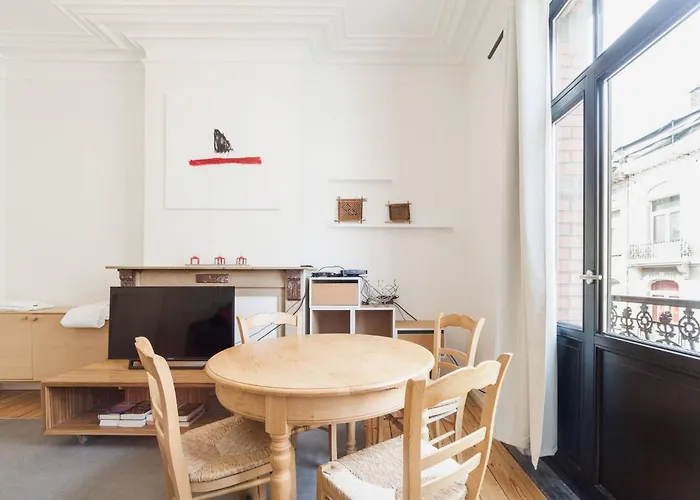 公寓 1 Bedroom W Kitchen And Bathroom In Trendy St Gilles *