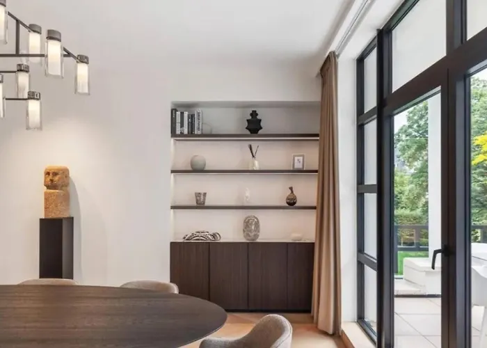 Superb Pierson * بروكسل