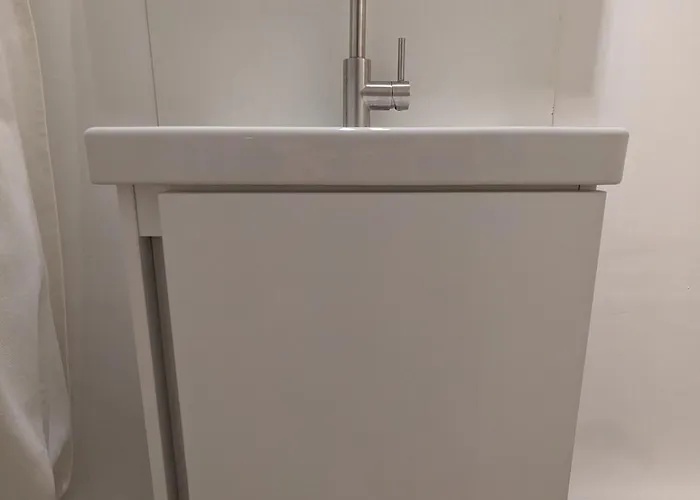 Cozy Nest Basement St Gilles דירה *