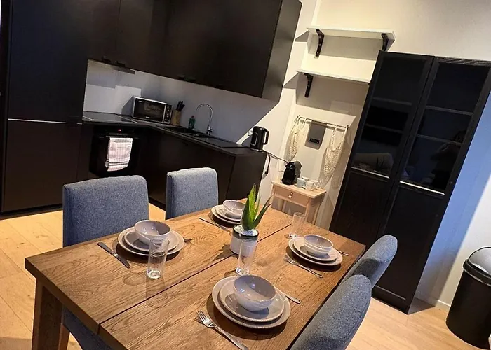 Quiet Near European District