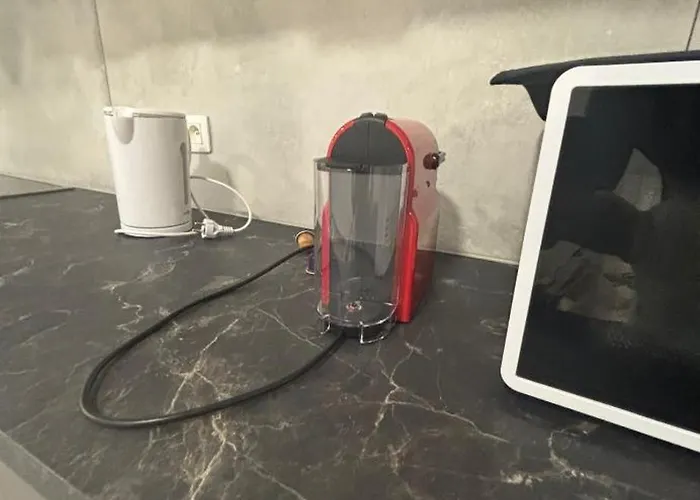 Luxury 3-bedroom With Beautiful Garden Space Appartamento *