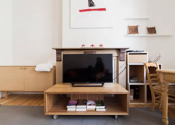 1 Bedroom W Kitchen And Bathroom In Trendy St Gilles