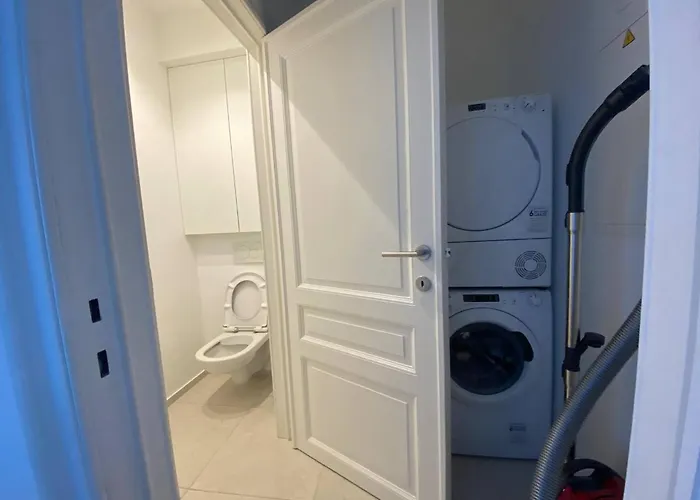 New Center Of Trendy St Gille *