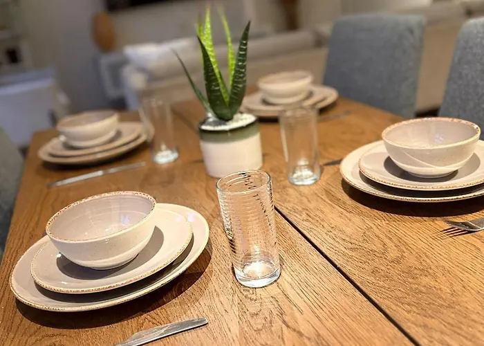 Quiet Near European District Appartamento