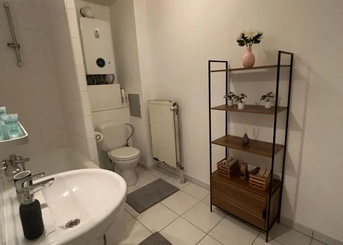 Modern 1br And Sofa Bed Near Airport * Brussel