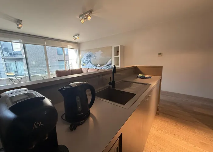 With 2 Bedrooms - Sleeps 6 דירה