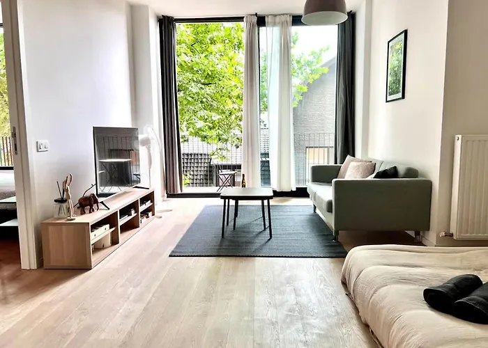 Bright Modern Loft In For 4 Bruxelles