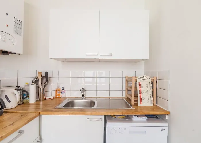 1 Bedroom W Kitchen And Bathroom In Trendy St Gilles * בריסל