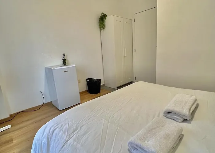 Spacious For 6 Near Center Of Апартаменты *