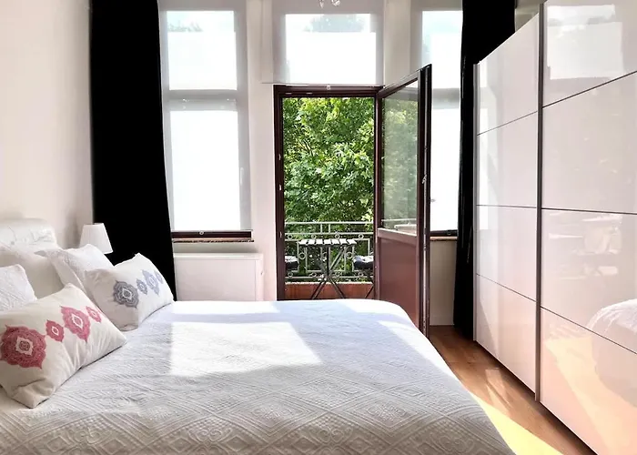 Chic Heart Of The With Balcony Bruksela