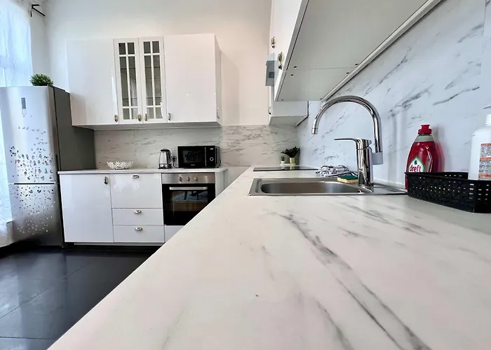 Cosy Family For Up To 9 Guests Near Midi Station Apartmán