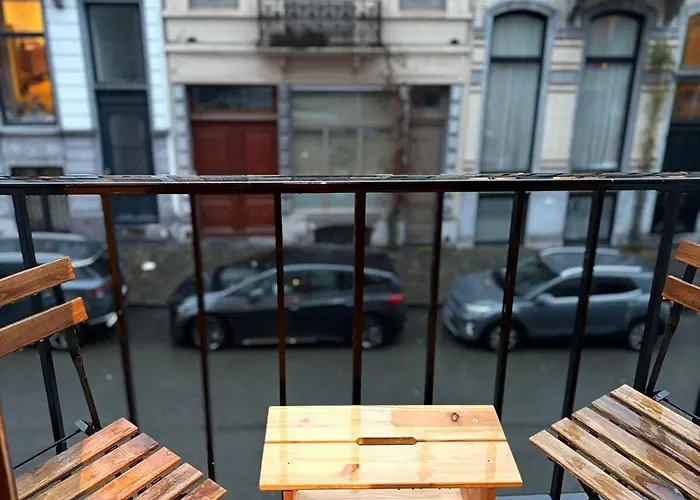 Quiet Near European District