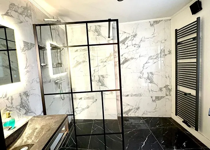 Elegant - Next From Grand Place, Netflix & Comfort Lägenhet *