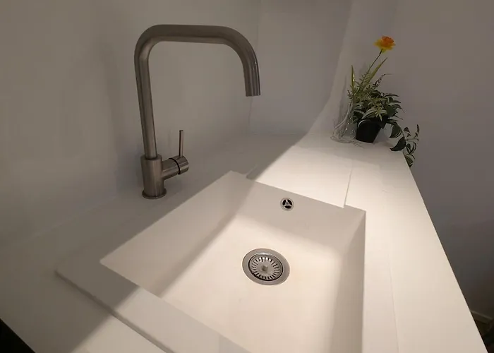 Cozy Nest Basement St Gilles בריסל