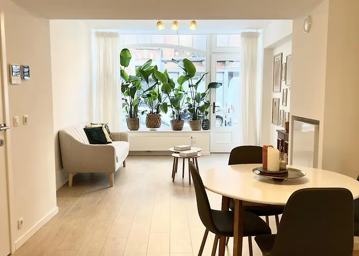 Modern & Elegant Near Montgomery Appartamento